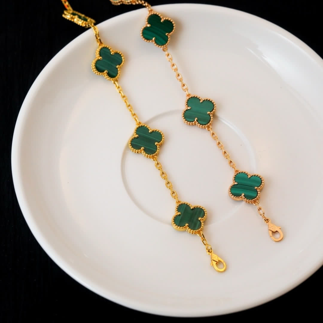 Van Cleef & Arpels Vintage Alhambra Gold Bracelet with Malachite Van Cleef & Arpels Vintage Alhambra Gold Bracelet with Malachite